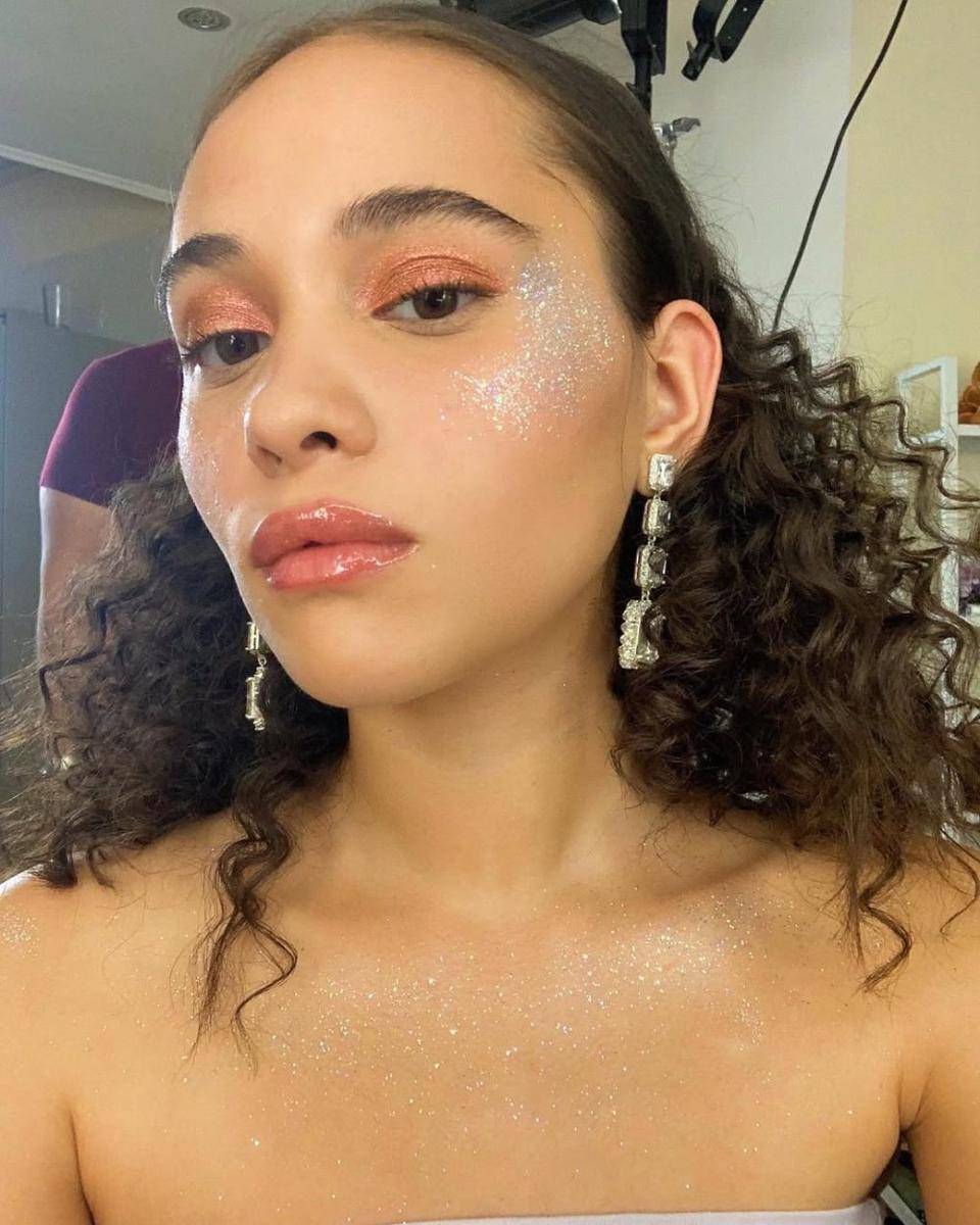 inspirasi eye makeup ala Aurora Ribero (instagram.com/auroraribero)