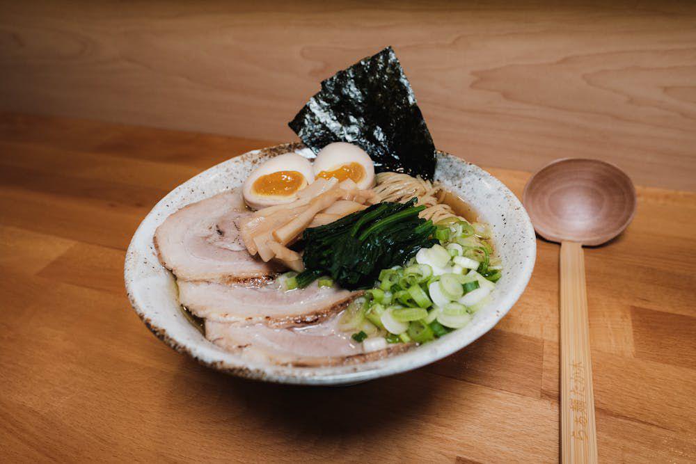 Apa Itu Chashu yang Sering Jadi Topping Ramen?