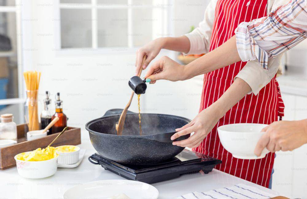 Ilustrasi orang memasak (unsplash/gettyimages)