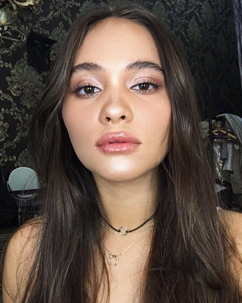 inspirasi eye makeup ala Aurora Ribero (instagram.com/auroraribero)