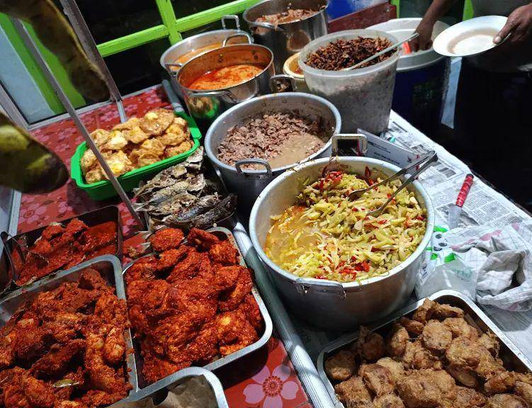 Nasi Teri Pojok Gejayan, Kota Yogyakarta (google.com/maps/kus andi)