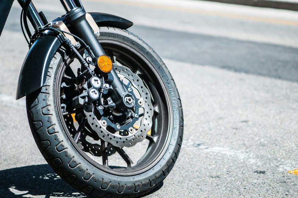 Kenapa Ban Motor Selalu Kempes Setelah Lama Tak Dipakai?