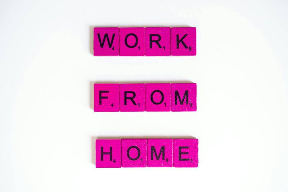 Tulisan WFH. (pexels.com/Anna Tarazevich)