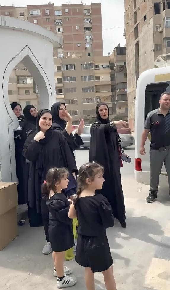 Zaskia Mecca bantu warga Gaza di Mesir (instagram.com/zaskiadyamecca)