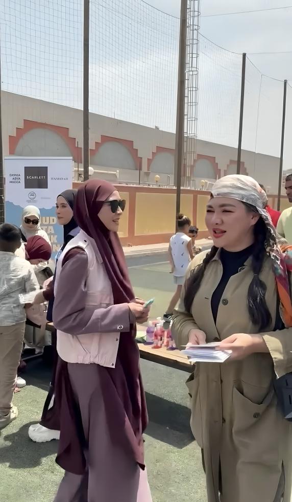 Zaskia Mecca bantu warga Gaza di Mesir (instagram.com/zaskiadyamecca)