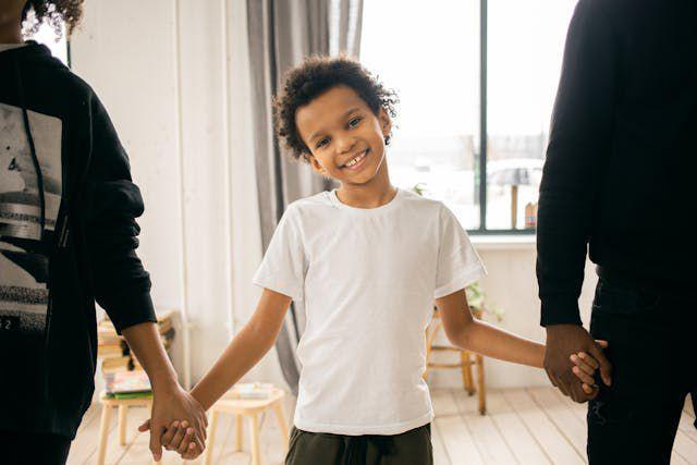 5 Kesalahpahaman Soal Free Range Parenting, Apa Itu?
