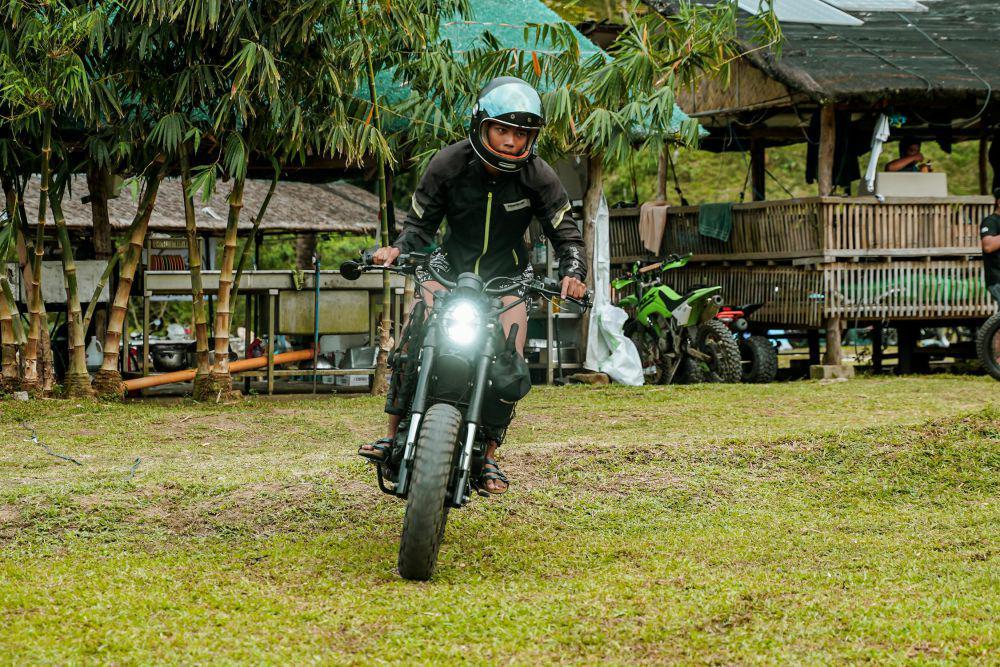 4 Tips Menggunakan Rem Depan dan Belakang Motor, Efektif!