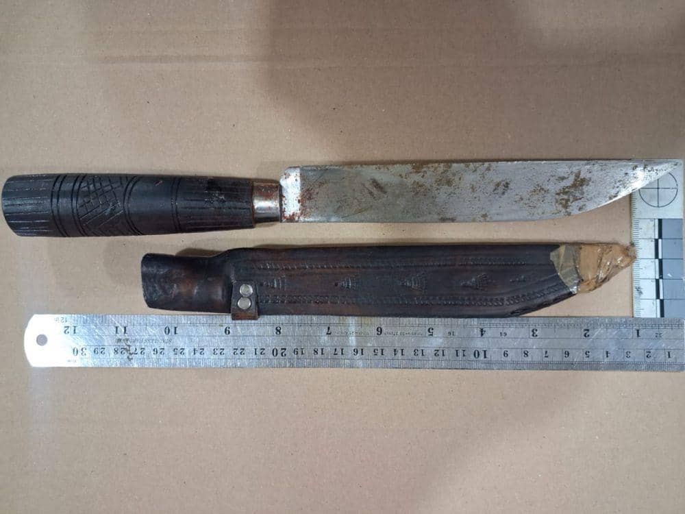 Barang bukti pisau milik Muhammad Fikri (26), pelaku pembunuhan mahasiswa di Gondanglegi. (Dok. Humas Polres Malang)