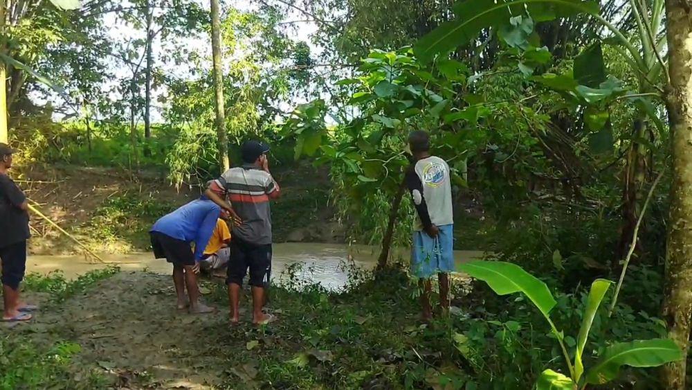 Nenek Parni diduga hanyut terbawa arus sungai yang meluap saat pulang dari sawah. IDN Times/ Istimewa.