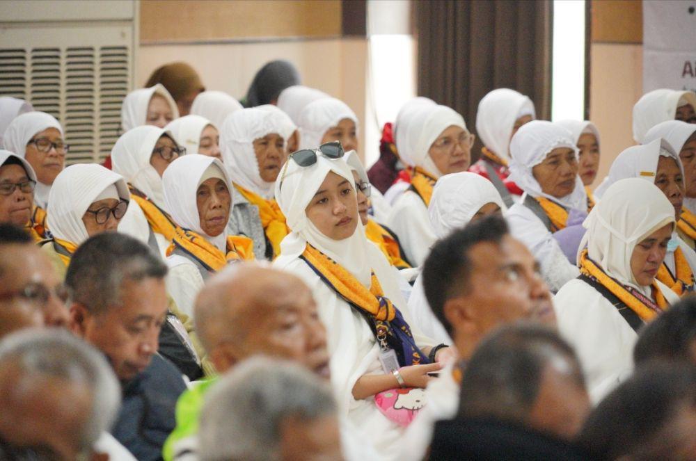 Masuk Gelombang 2, CJH dari Juanda ke Jeddah Pakai Ihram