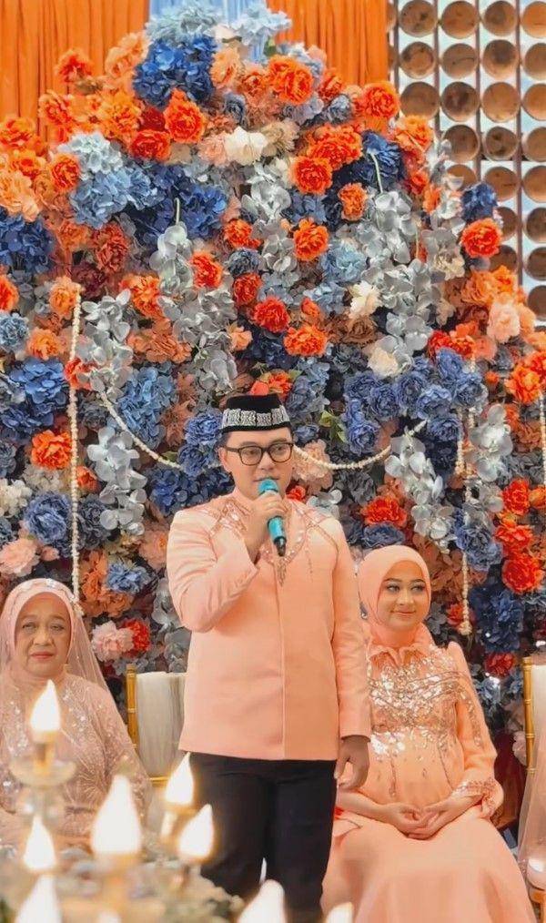 mitoni istri Danang Pradana (instagram.com/farahcarpetsofficial)