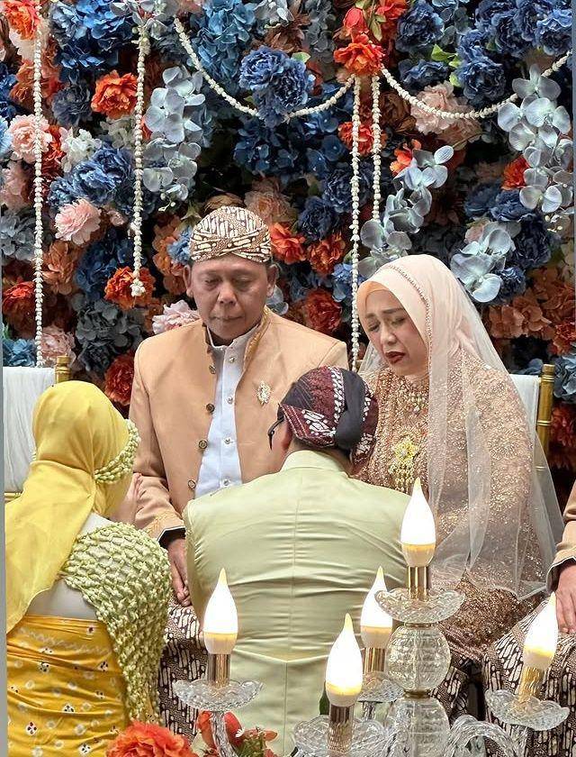 mitoni istri Danang Pradana (instagram.com/devi_kd)