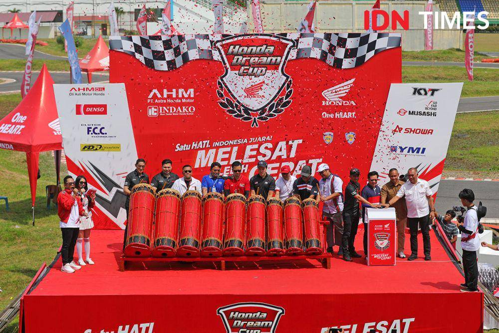 Honda Dream Cup (HDC) 2025 di Sirkuit Multifungsi Dispora Sumut Jalan Pancing Medan pada 17-18 Mei 2025. (IDN Times/Arifin Al Alamudi)