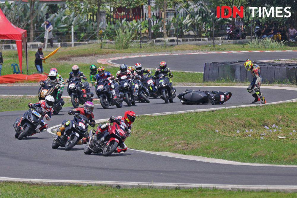 Honda Dream Cup (HDC) 2025 di Sirkuit Multifungsi Dispora Sumut Jalan Pancing Medan pada 17-18 Mei 2025. (IDN Times/Arifin Al Alamudi)