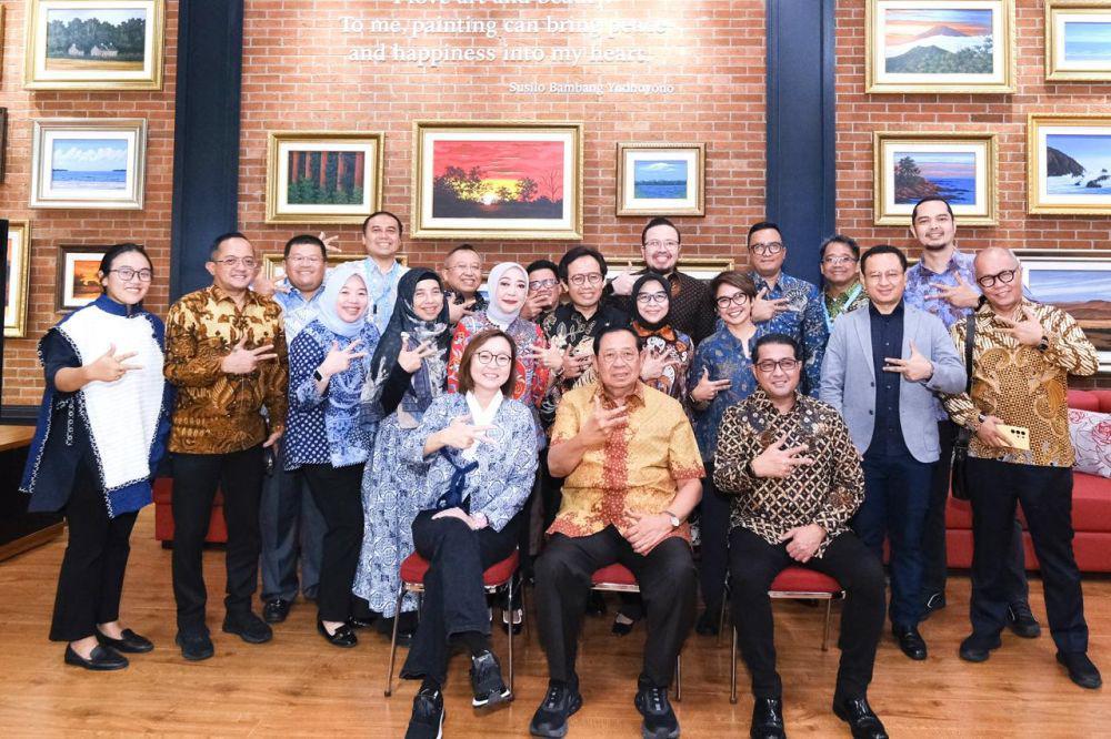 Terima Kunjungan Kemenekraf, SBY Akan Gelar Pameran Seni Agustus