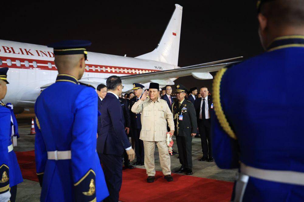 Presiden Republik Indonesia, Prabowo Subianto, tiba di Bandara Don Mueang Royal Thai Air Force Base, Thailand, pada Sabtu (17/5) malam pukul 22.00 waktu setempat. (dok. Tim Komunikasi Prabowo)