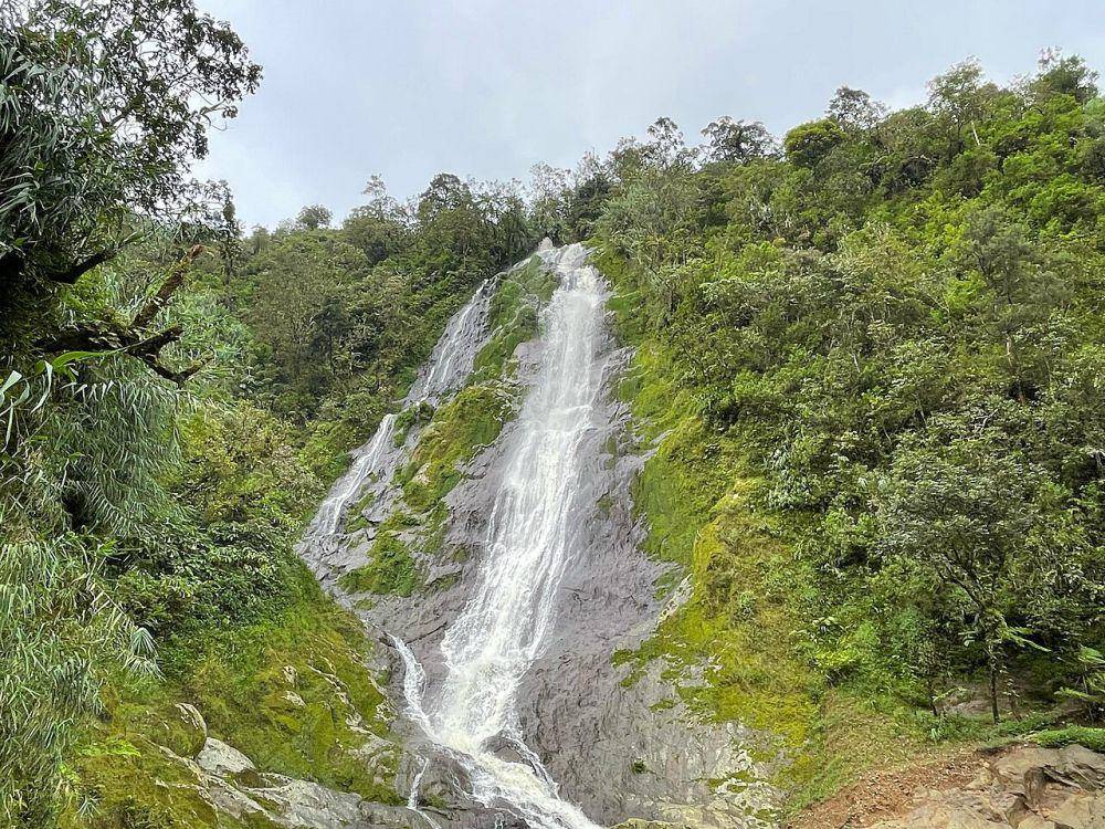Curug Sikarim (commons.m.wikimedia.org/Noursdlly)