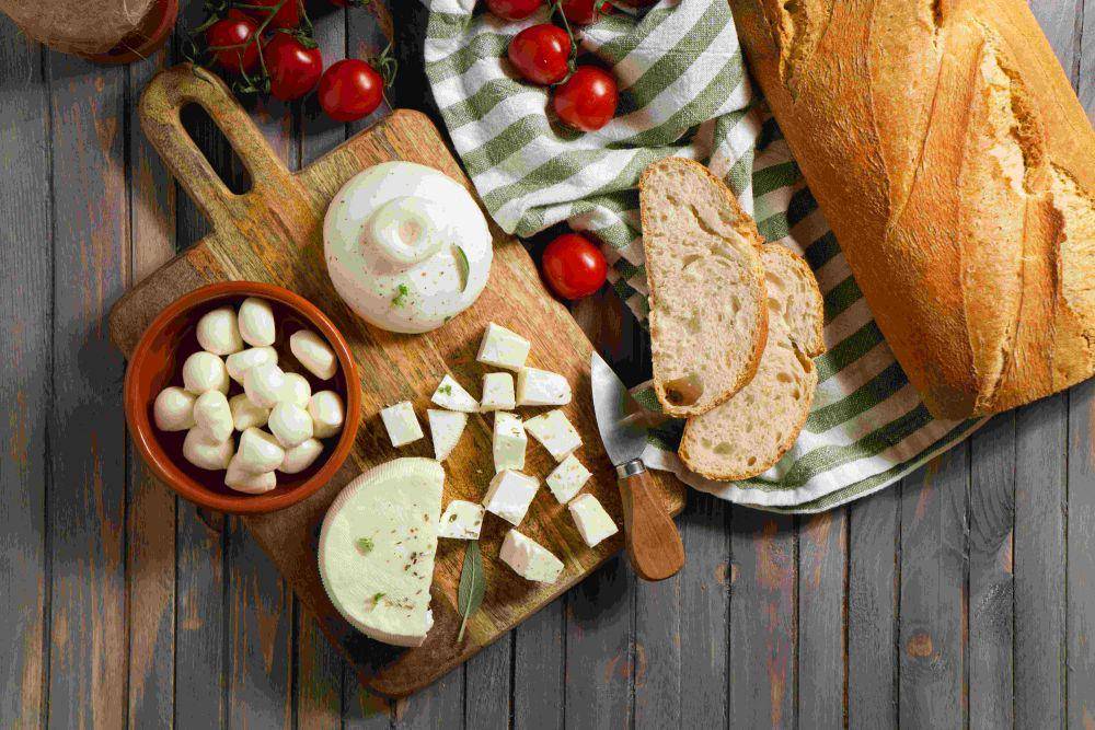 Ilustrasi roti dan keju (freepik.com/freepik)