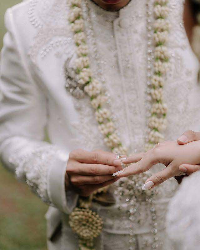 potret pernikahan Muhammad Sadam dan Gladys Victory (Instagram.com/sadam.jpg)