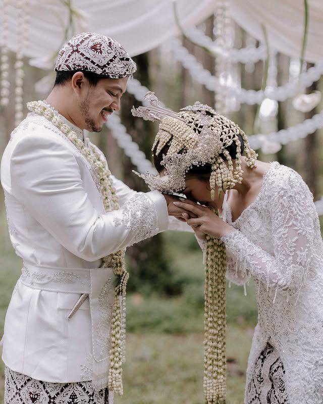 potret pernikahan Muhammad Sadam dan Gladys Victory (Instagram.com/sadam.jpg)