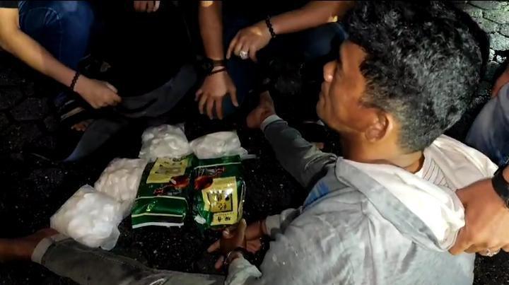 Ambil Heroin dan Sabu dari Tong Sampah, Pria Ini Ditangkap Polisi