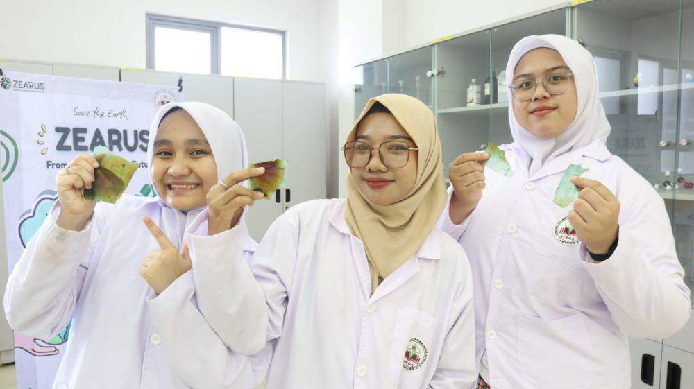 Siswa EIBOS yang juara LKTI Nasional 2025. (IDN Times/istimewa)
