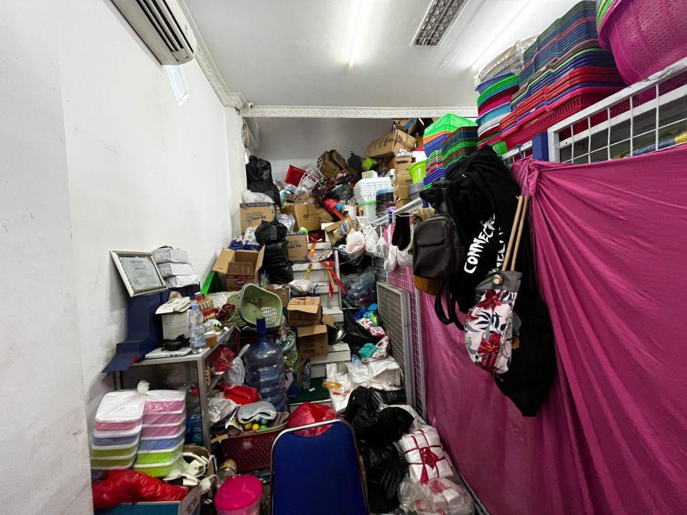 Minimarket di Karangasem Kemalingan, Kebaya Payet Ikut Raib