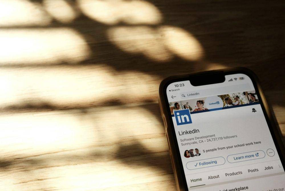 ilustrasi profil Linkedln (pexels.com/Airam Dato-on)