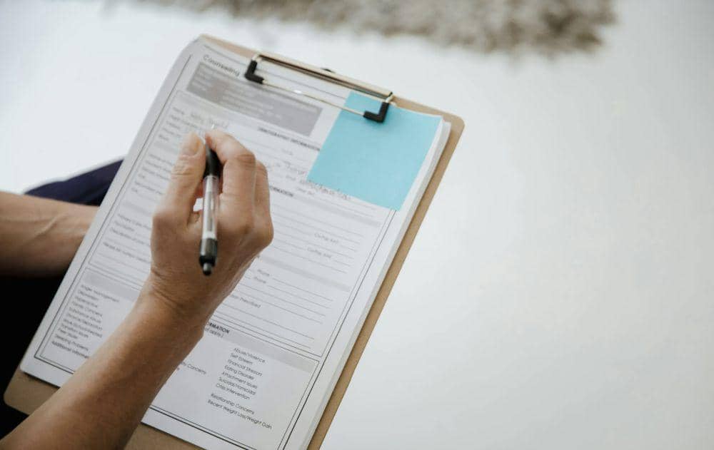 ilustrasi membuat cv (pexels.com/RDNE Stock project)
