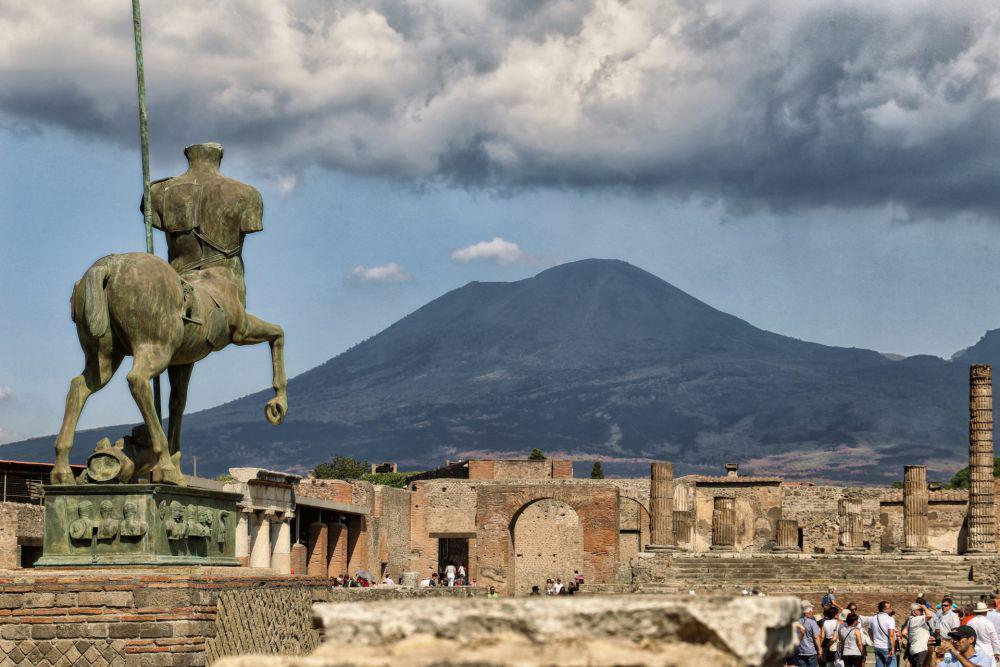 5 Reruntuhan Kota Tua di Italia, Terasa Hidup di Zaman Romawi