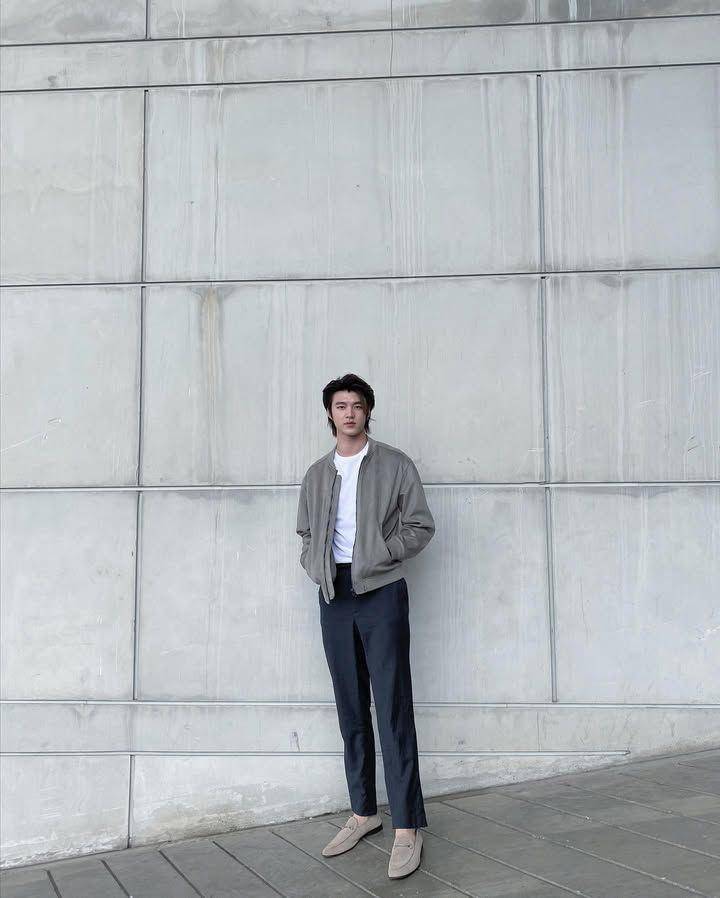 outfit smart casual ala Meen Nichakoon (instagram.com/meennicha8)