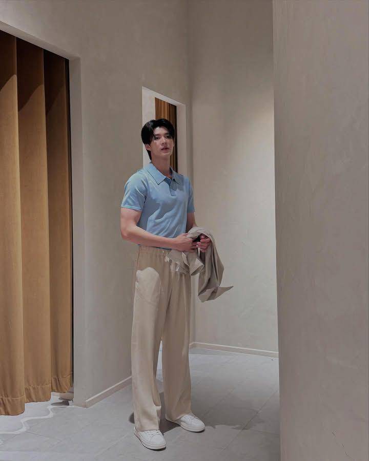 outfit smart casual ala Meen Nichakoon (instagram.com/meennicha8)