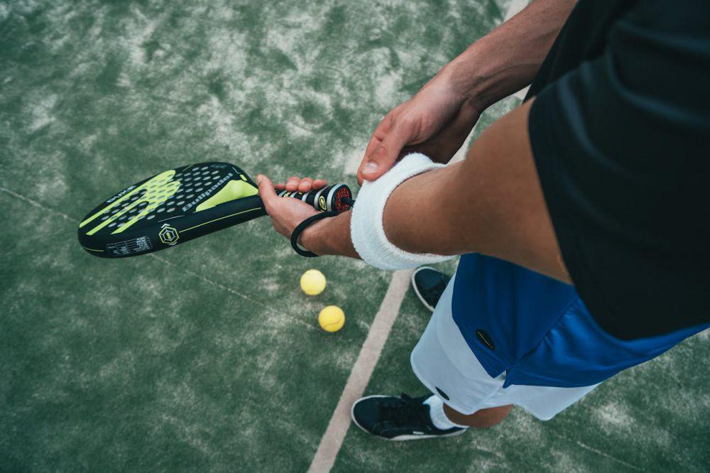 ilustrasi bermain padel (pexels.com/Oliver Sjöström)