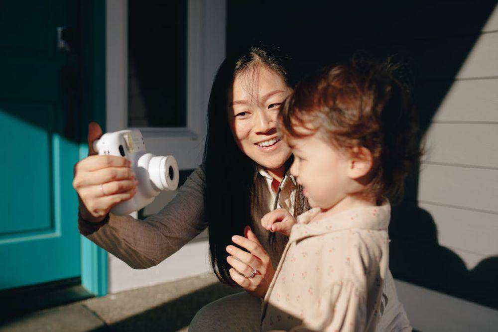 ilustrasi ibu dan anak (pexels.com/PNW Production)
