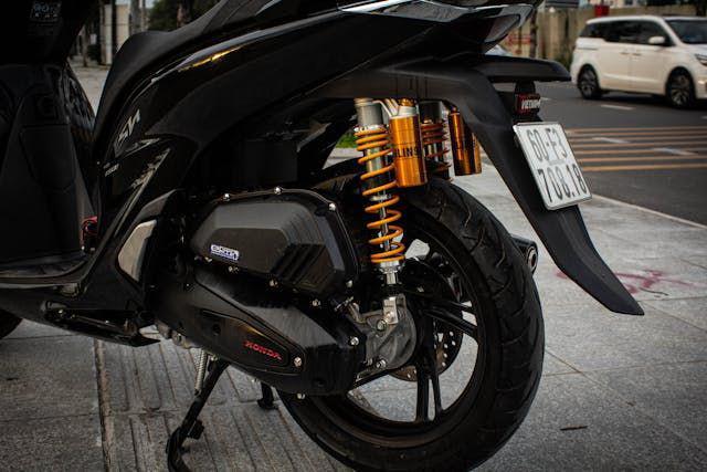 ilustrasi shockbreaker motor (pexels.com/Quốc Bùi)