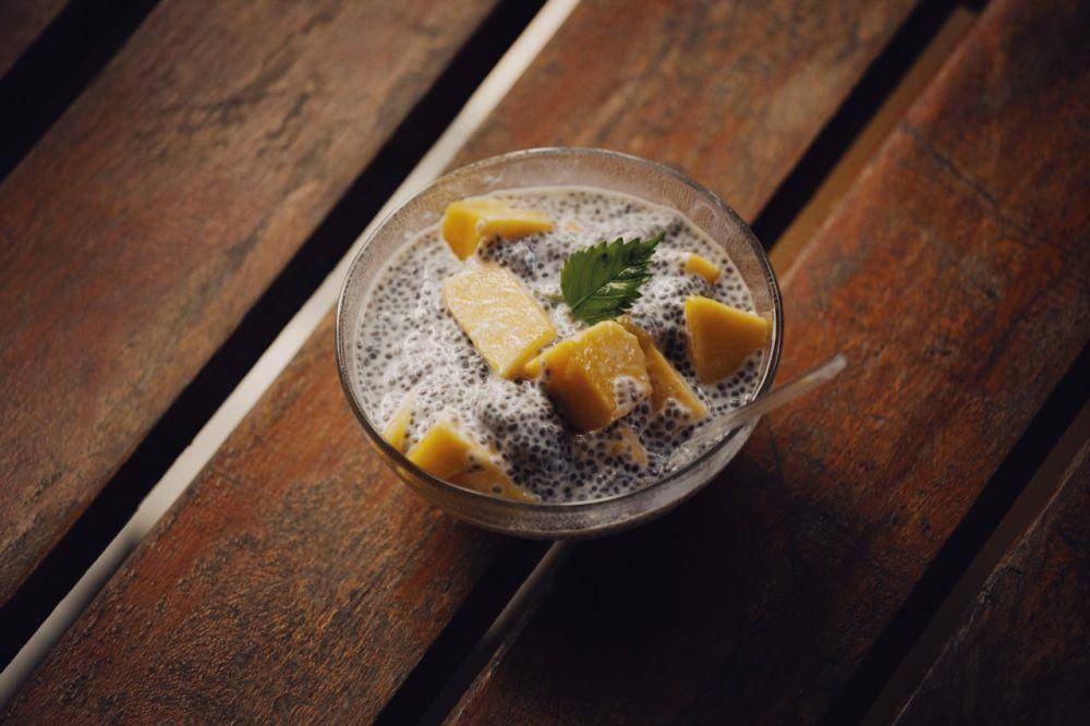 ilustrasi chia seed pudding (pexels.com/Alexey Demidov)