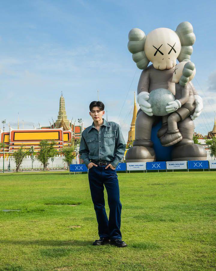 styling jaket denim ala Pond Naravit (instagram.com/ppnaravit)
