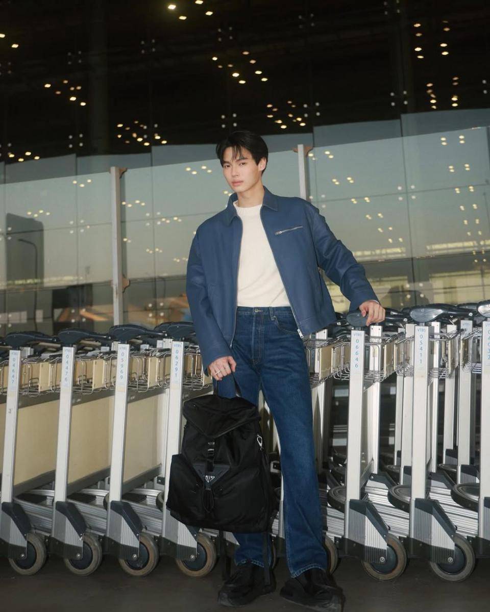 Styling Outfit Blue Jeans ala Win Metawin (instagram.com/winmetawin)