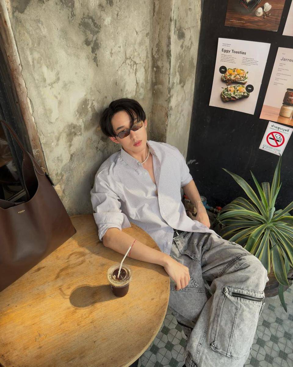 OOTD Baggy Jeans ala Est Supha (instagram.com/est_rvp)