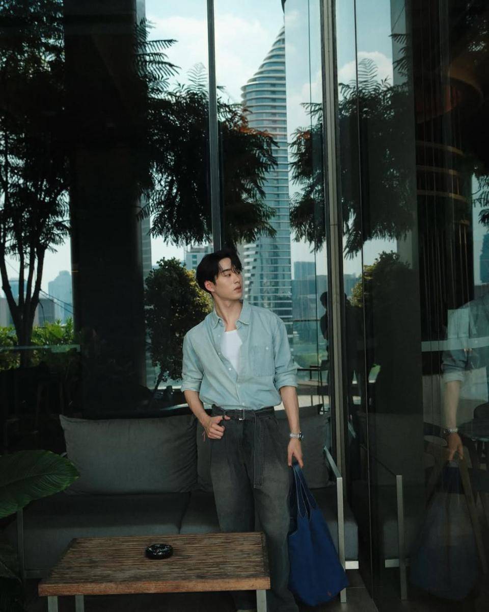 OOTD Baggy Jeans ala Est Supha (instagram.com/est_rvp)