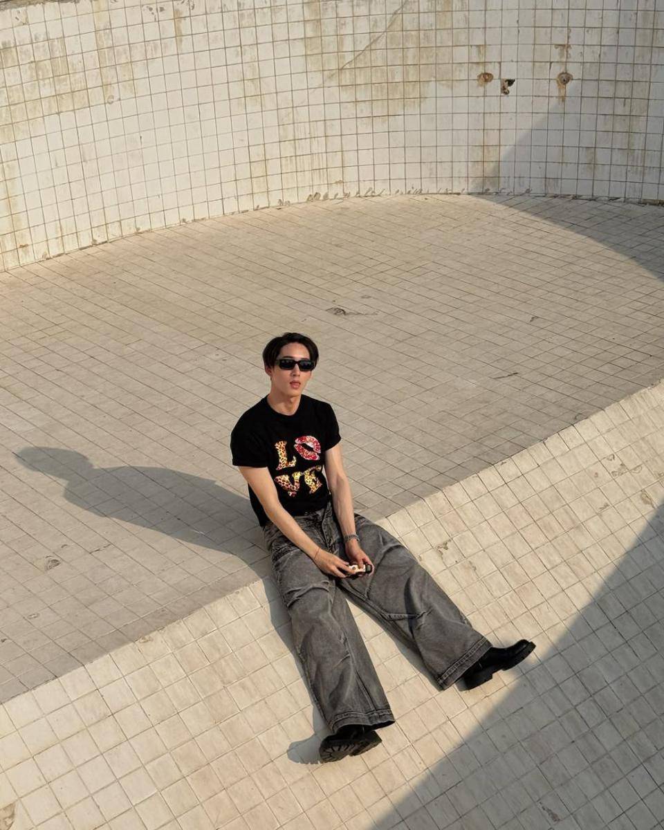 OOTD Baggy Jeans ala Est Supha (instagram.com/est_rvp)
