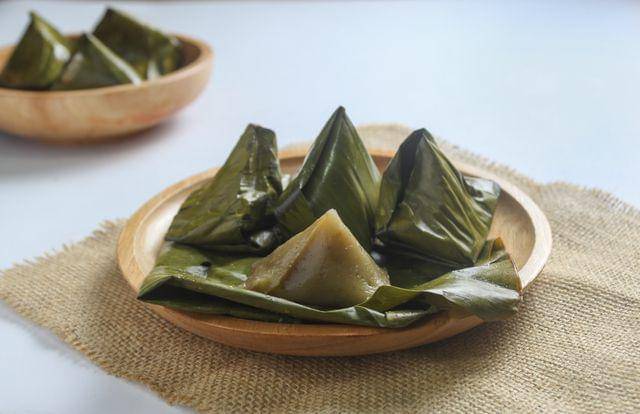 kue bugis makanan khas Maulid Nabi Muhammad