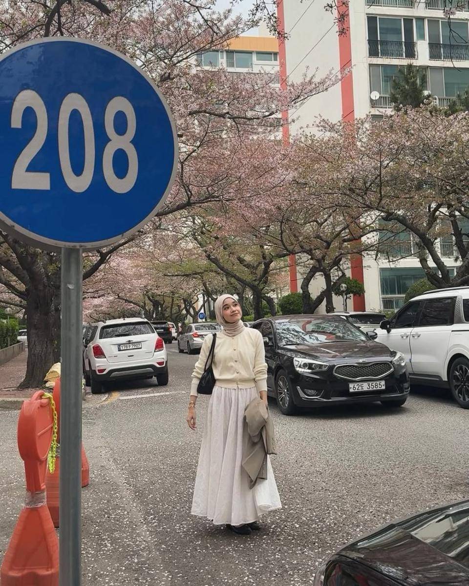 Inspirasi OOTD ala Pamela Agatha (instagram.com/pamelagatha)