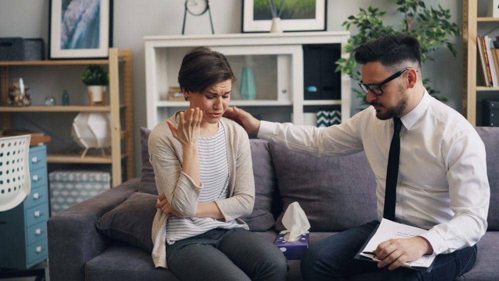 5 Zodiak yang Logikanya Kalah dengan Perasaan, Ada Cancer Si Baperan
