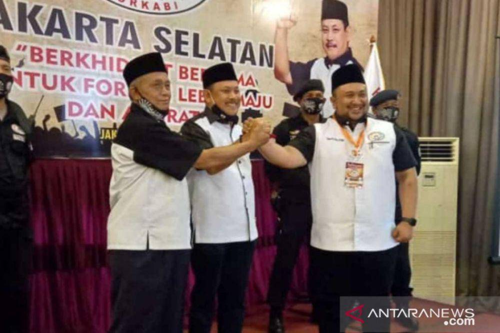Ketua DPP Forkabi Haji Abdul Ghani (tengah) dalam Musda IV Forkabi Jakarta Selatan, Rabu (7/4/2021), (ANTARA)
