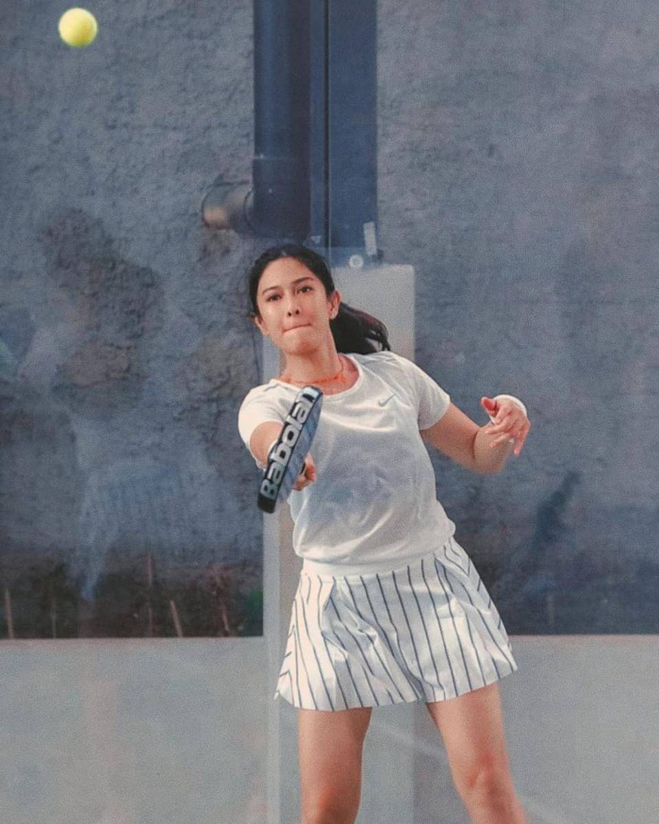 Dian Sastro main padel (instagram.com/therealdisastr)