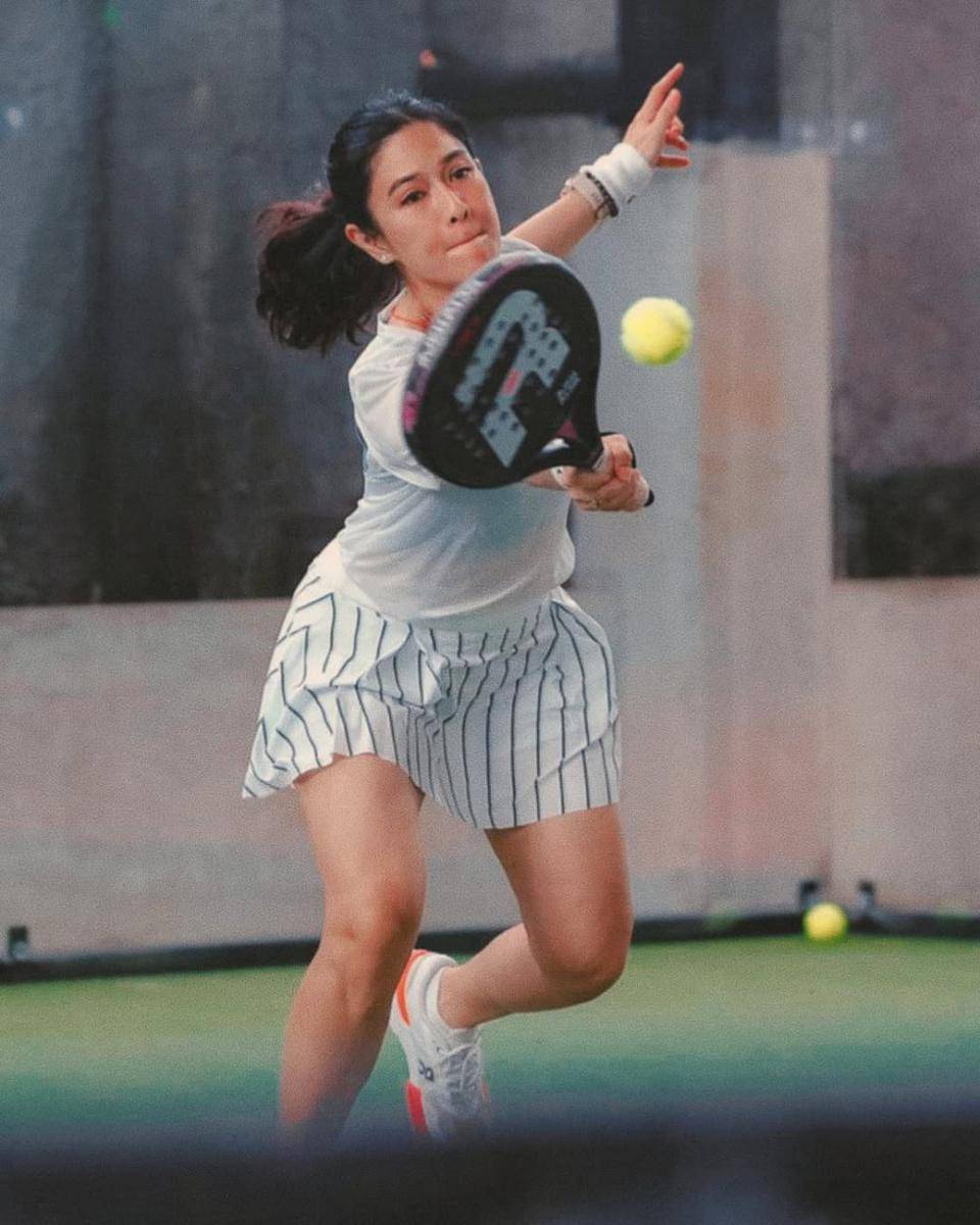Dian Sastro main padel (instagram.com/therealdisastr)