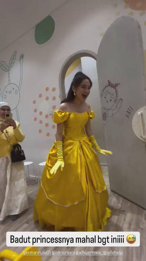 Syifa Hadju jadi Princess Belle (Instagram.com/kesharatuliu05)