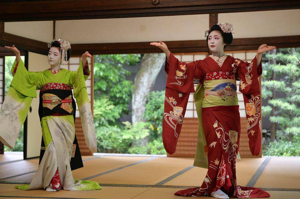 ilustrasi maiko (commons.wikimedia.org/Takaaki Kawai)
