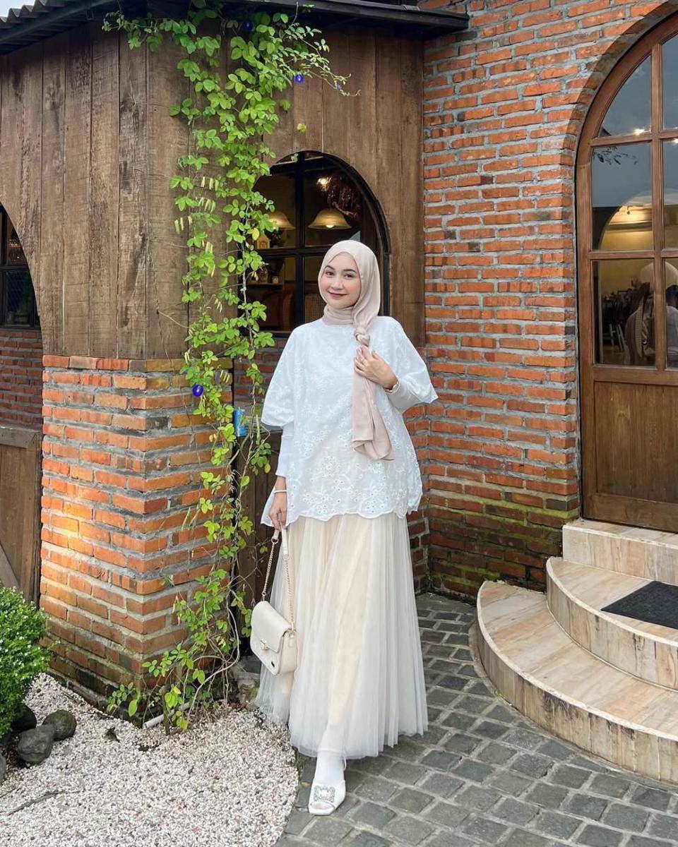 Inspirasi OOTD ala Nabilabya (instagram.com/nabilabyaaa)